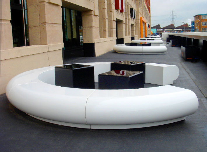 Corona creates a C-shaped seating option for large contemporary meeting spaces.